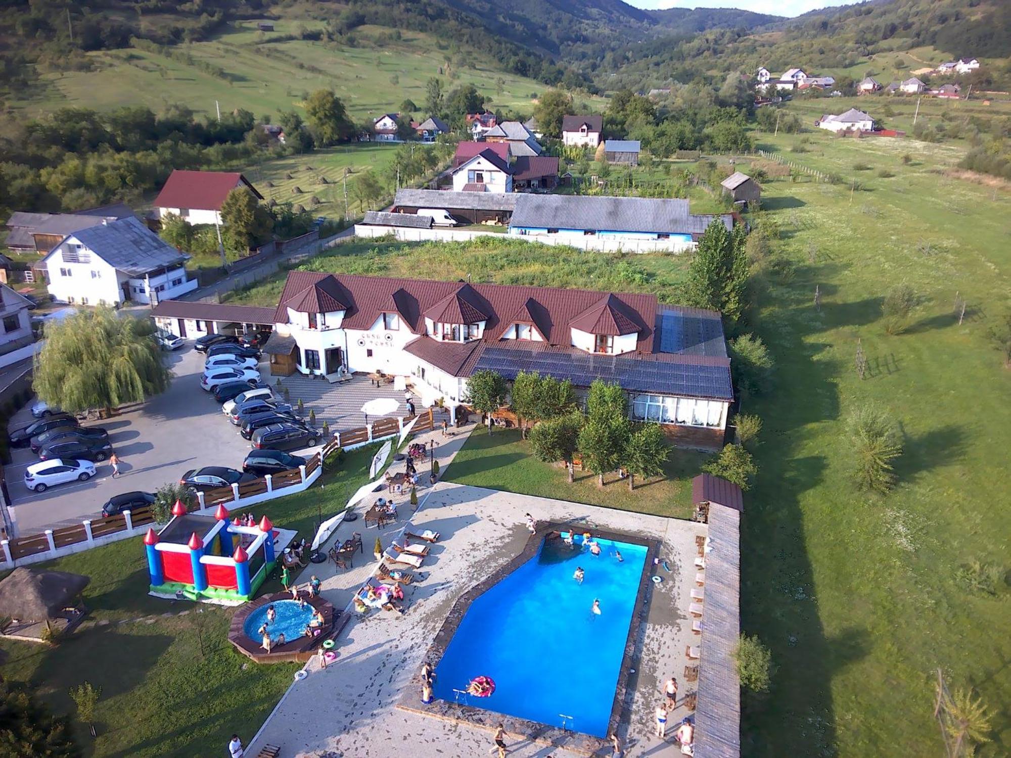 Bed and Breakfast Casa Tomsa Rozavlea Esterno foto